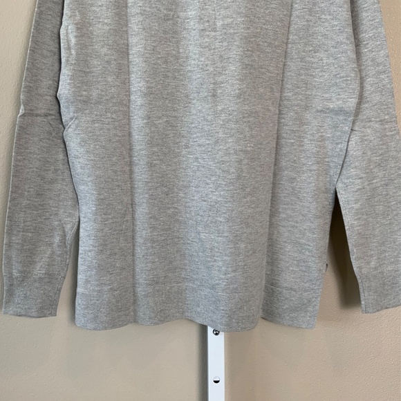 GAP Luxelight Perfect V-neck Sweater - Picture 14 of 16